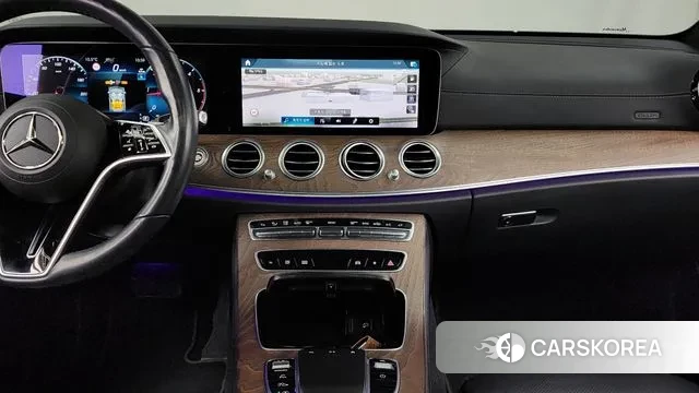 Mercedes-Benz E-Class W213 2022 Белый из Кореи, фото 5