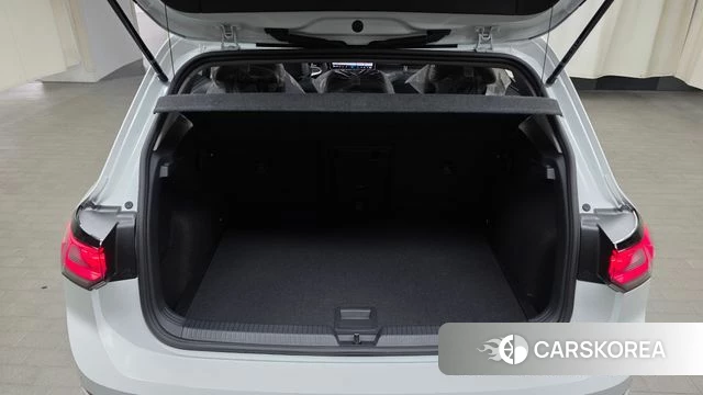 Volkswagen Golf 8th Generation 2026 Белый из Кореи, фото 5