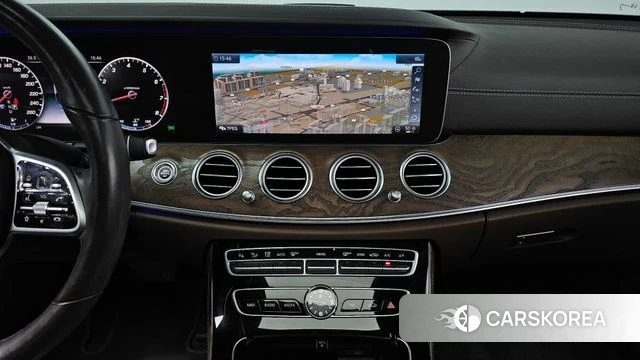 Mercedes-Benz E-Class W213 2018 Серый из Кореи, фото 5