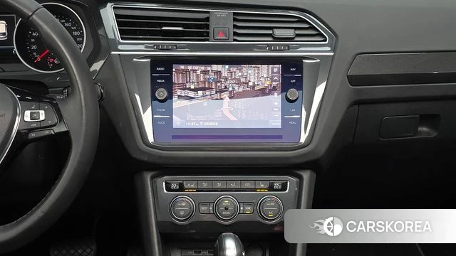 Volkswagen Tiguan second Generation 2020 Белый из Кореи, фото 5