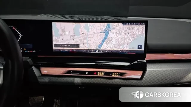 BMW 5 Series (G60) 2024 Белый из Кореи, фото 5