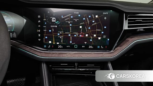 Volkswagen Touareg 3rd generation 2025 Белый из Кореи, фото 5