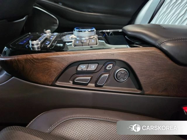 Genesis G90 2019 Черный из Кореи, фото 5