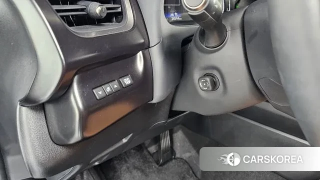 Lexus UX300h 2024 Серебряный из Кореи, фото 5