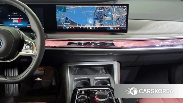 BMW 7 Series (G70) 2023 Белый из Кореи, фото 5