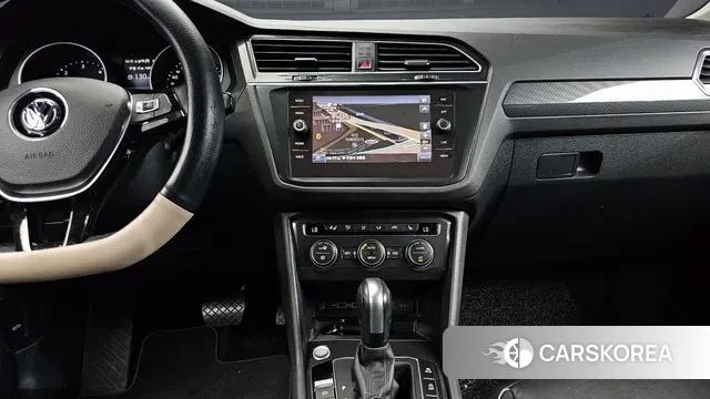 Volkswagen Tiguan second Generation 2020 Белый из Кореи, фото 5