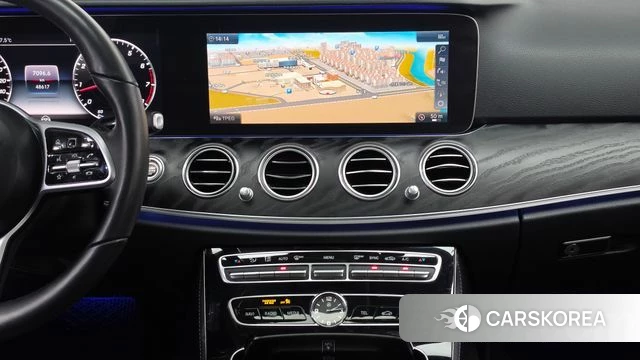 Mercedes-Benz E-Class W213 2018 Серебристо-серый из Кореи, фото 5