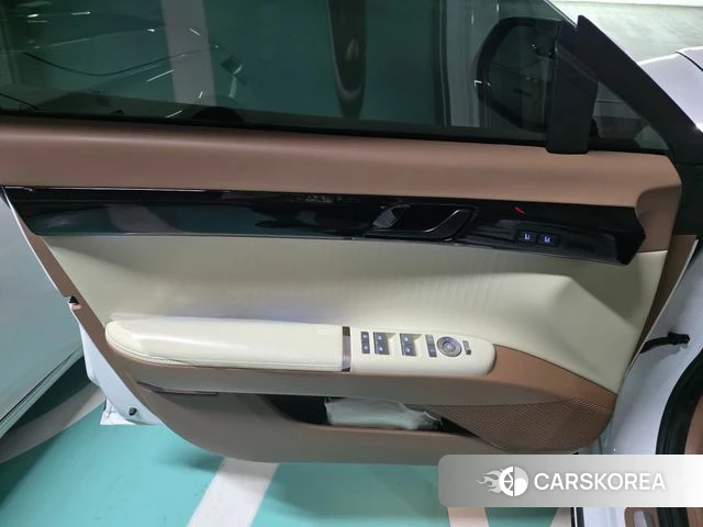 Hyundai Grandeur Hybrid (GN7) 2024 Жемчужный цвет из Кореи, фото 5