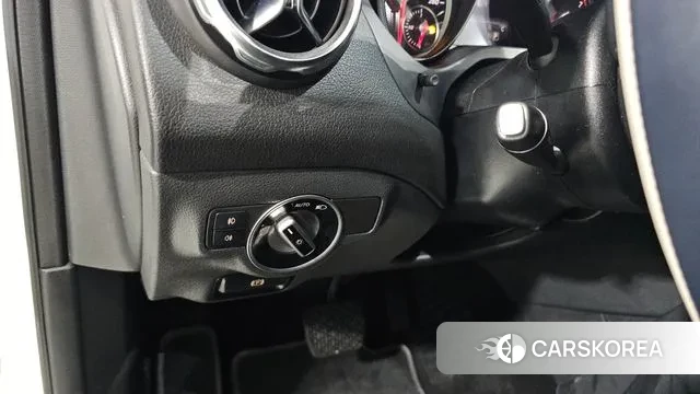 Mercedes-Benz GLA-Class X156 2019 Белый из Кореи, фото 5