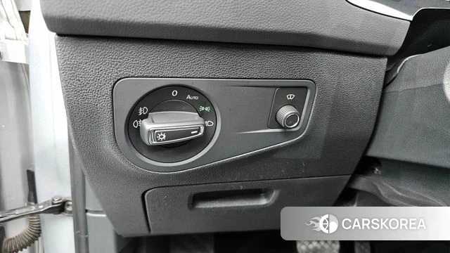 Volkswagen Tiguan second Generation 2018 Серебристо-серый из Кореи, фото 5