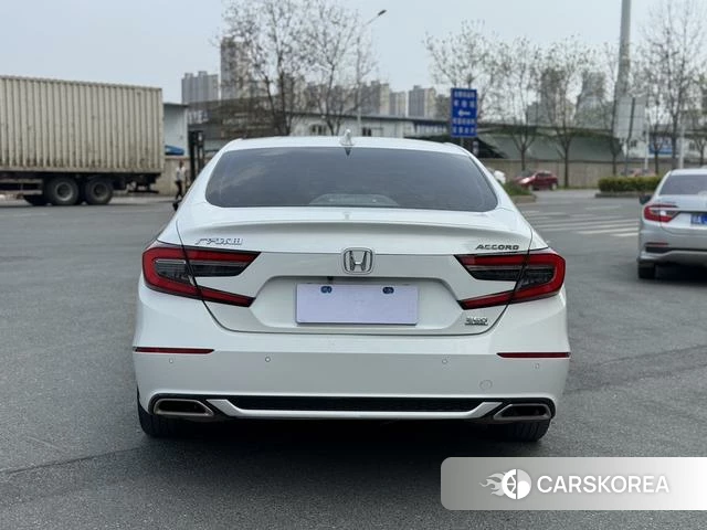 Honda Accord 2022 Белый из Китая, фото 5
