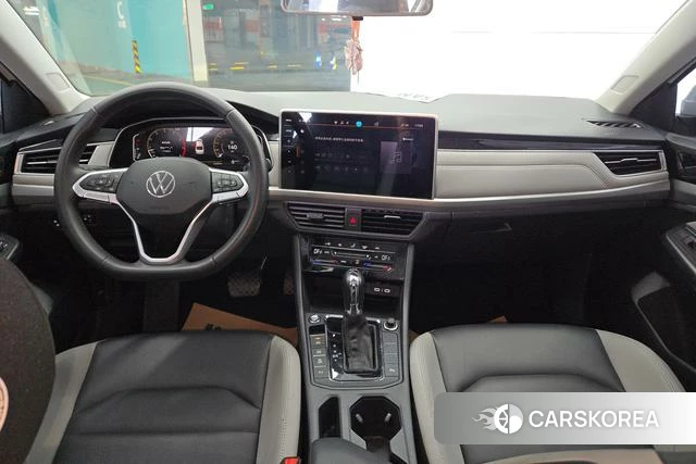 Volkswagen Bora 2023 Белый из Китая, фото 5