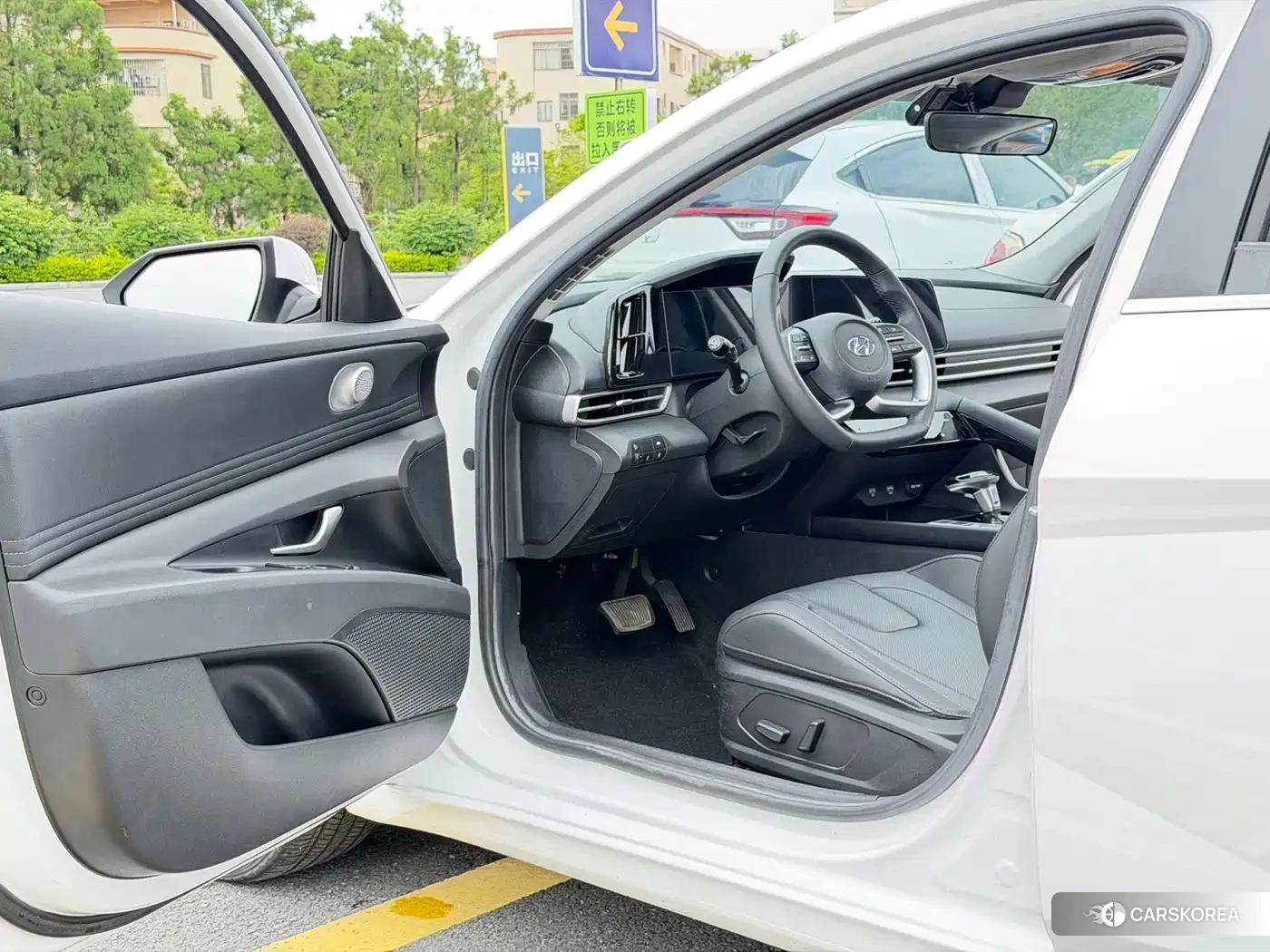 Hyundai Elantra 2022 Белый из Китая, фото 5
