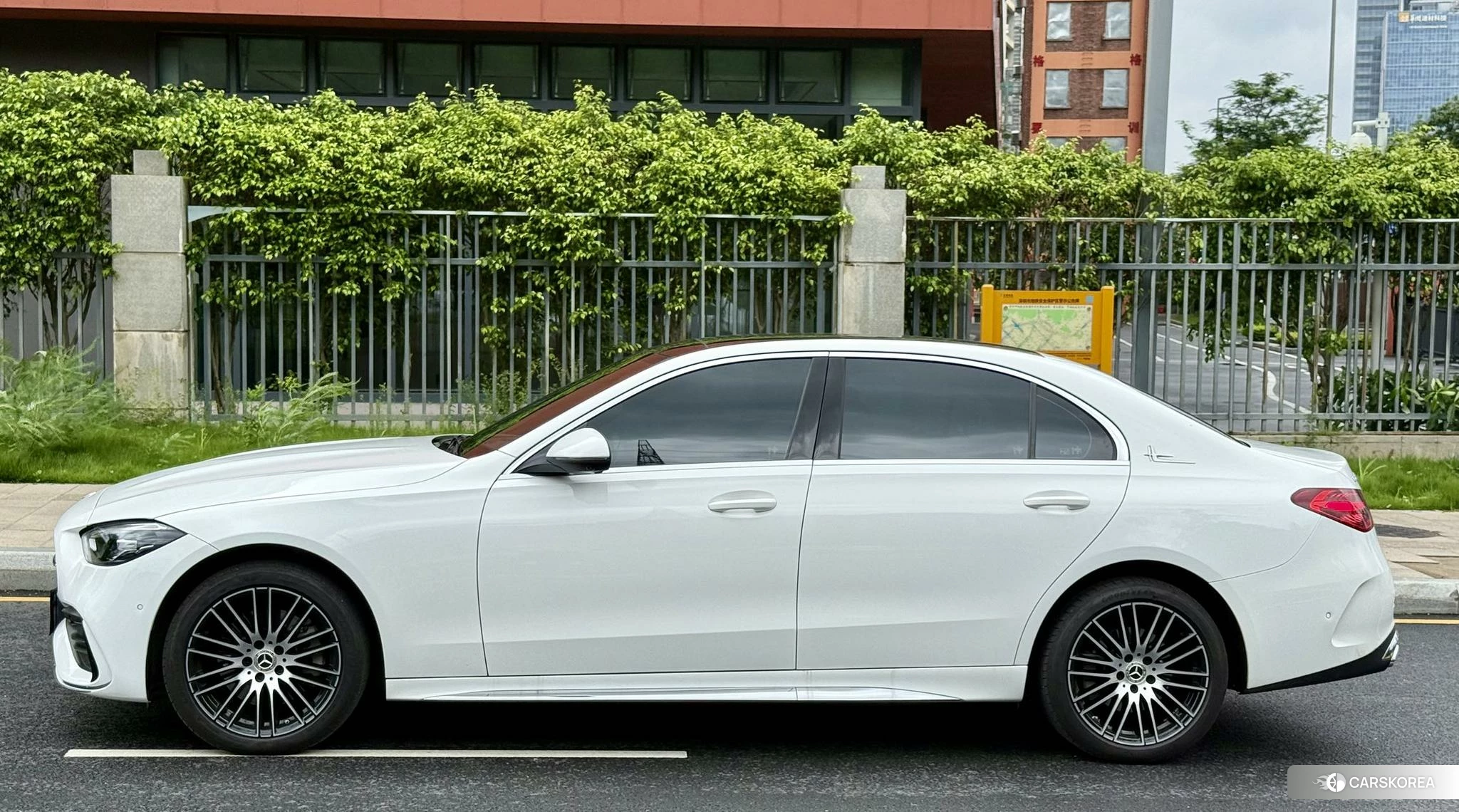 Mercedes-Benz Class C 2025 Белый из Китая, фото 5