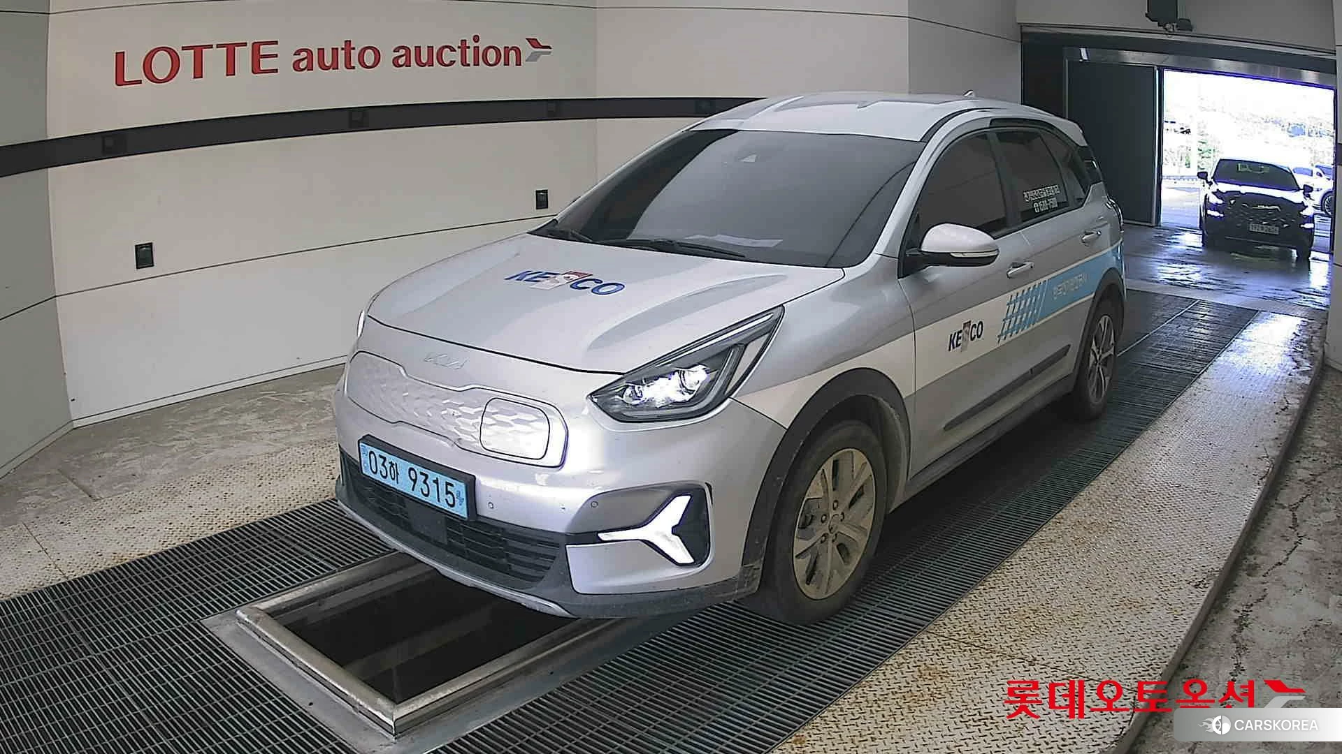 Kia Niro Plus 2023 Sparkling Silver из Кореи, фото 5