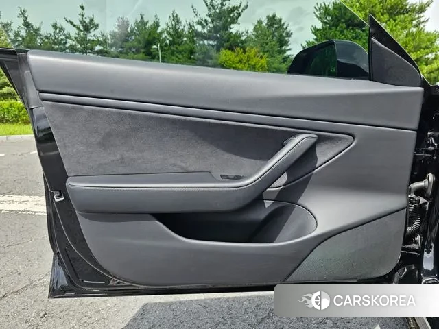 Tesla Model 3 2021 Черный из Кореи, фото 5