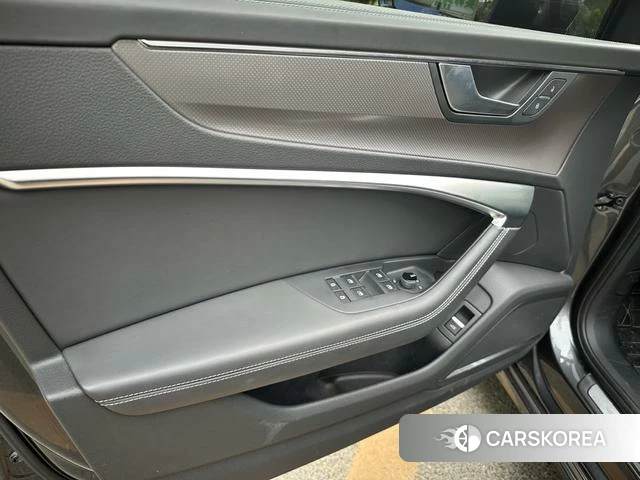 Audi A6L 2021 Темно-серый из Китая, фото 5