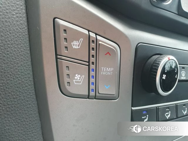 Hyundai The New Grand Starex 2018 Белый из Кореи, фото 5