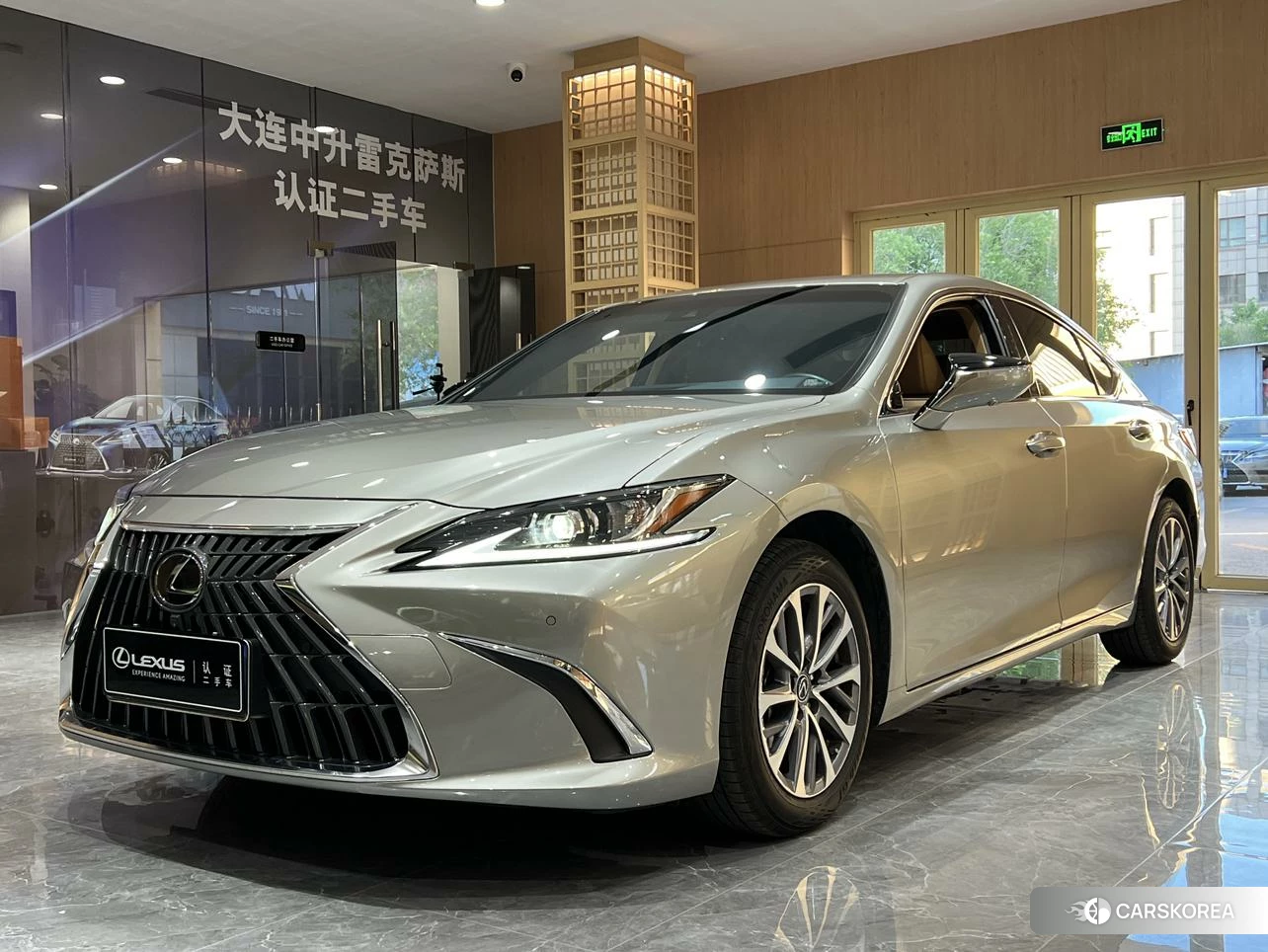 Lexus ES 2022 Серебристо-серый из Китая, фото 5