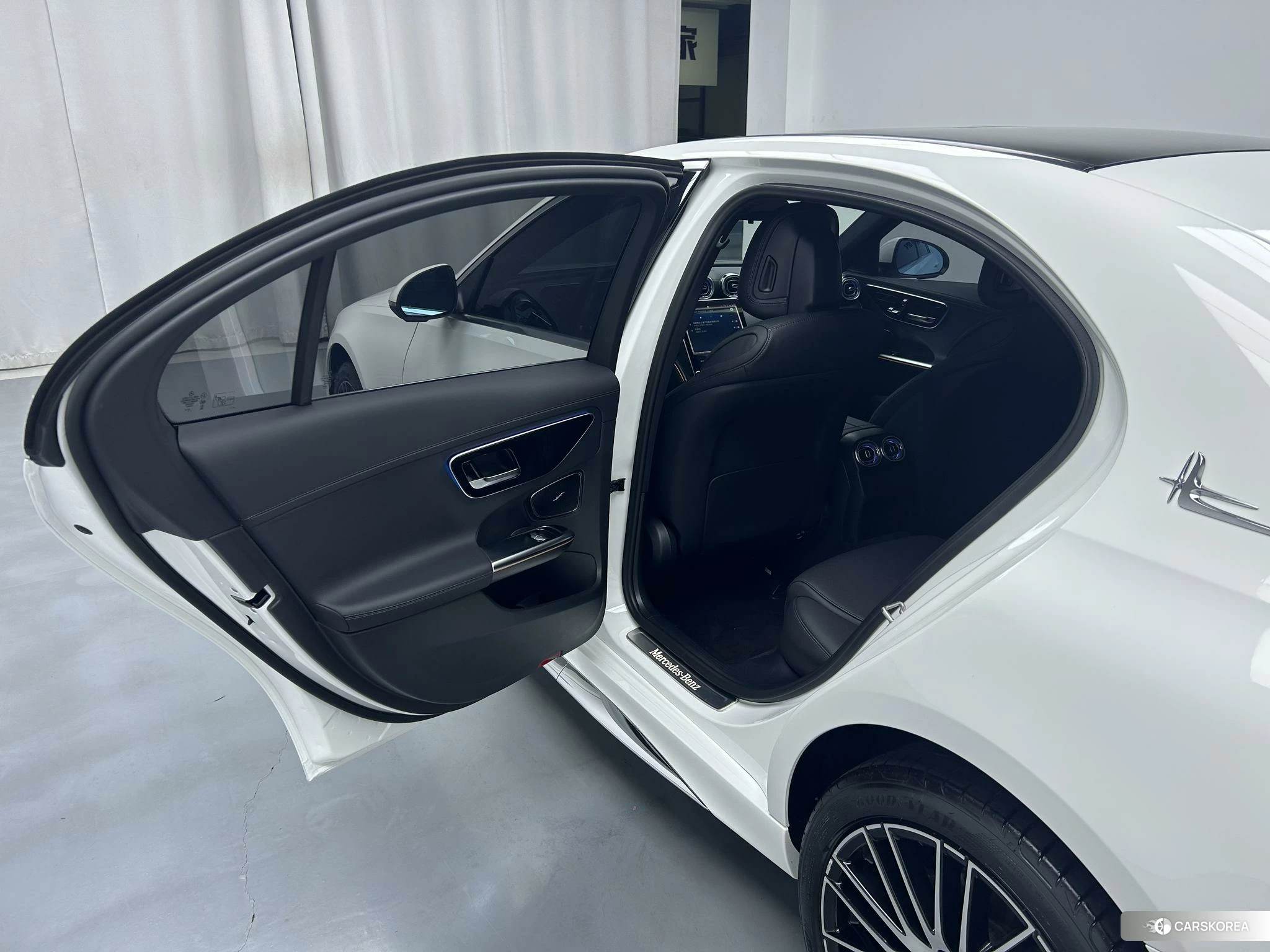 Mercedes-Benz Class C 2023 Белый из Китая, фото 5