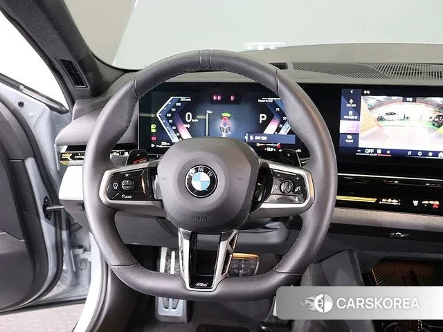 BMW 5 Series (G60) 2024 Цвет галактики из Кореи, фото 5