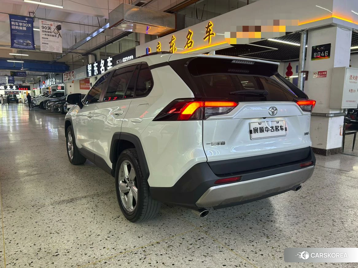 Toyota RAV4 2021 Белый из Китая, фото 5