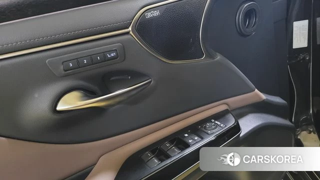 Lexus ES300h 7th generation 2024 Черный из Кореи, фото 5