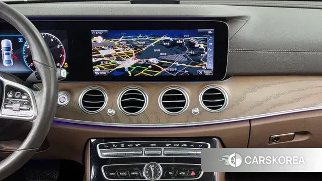 Mercedes-Benz E-Class W213 2018 Белый из Кореи, фото 5