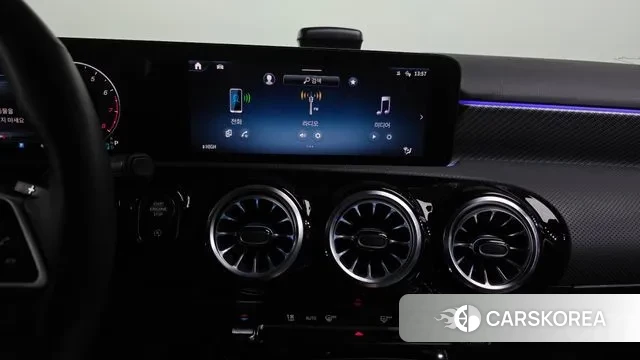 Mercedes-Benz A-Class W177 2024 Белый из Кореи, фото 5