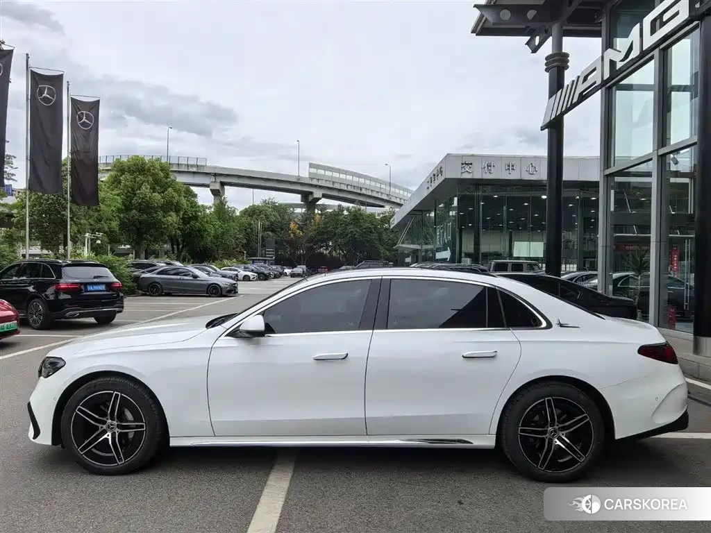 Mercedes-Benz E-Class 2024 Белый из Китая, фото 5
