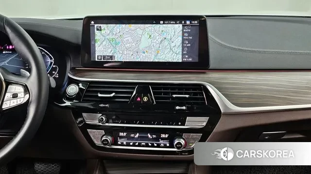 BMW 5 Series (G30) 2022 Белый из Кореи, фото 5