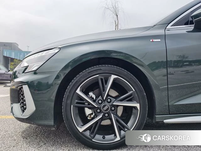Audi A3 2023 Зеленый из Китая, фото 5