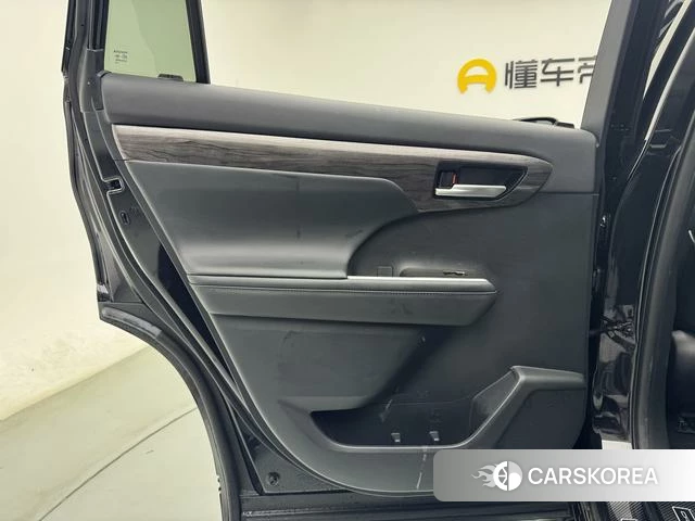 Toyota Crown Lufang 2025 Черный из Китая, фото 5