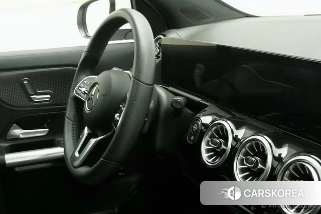 Mercedes-Benz GLA 2022 Белый из Китая, фото 5