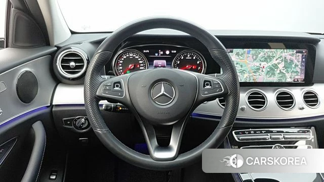 Mercedes-Benz E-Class W213 2018 Белый из Кореи, фото 5