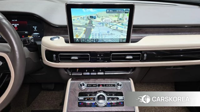 Lincoln Aviator 2nd generation 2021 Серебристо-серый из Кореи, фото 5