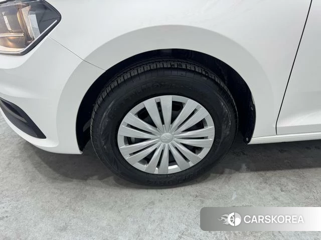 Volkswagen Santana 2023 Белый из Китая, фото 5