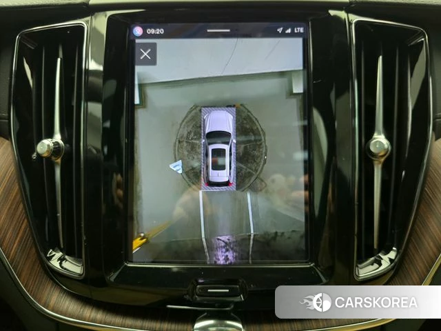 Volvo XC60 second Generation 2023 Белый из Кореи, фото 5