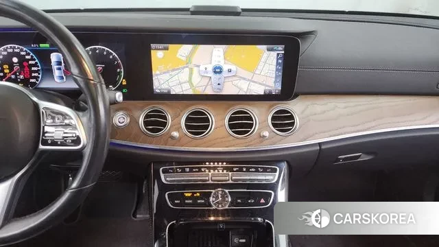 Mercedes-Benz E-Class W213 2020 Белый из Кореи, фото 5