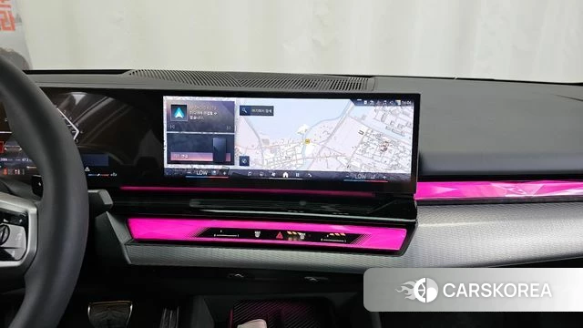 BMW 5 Series (G60) 2025 Серебристо-серый из Кореи, фото 5
