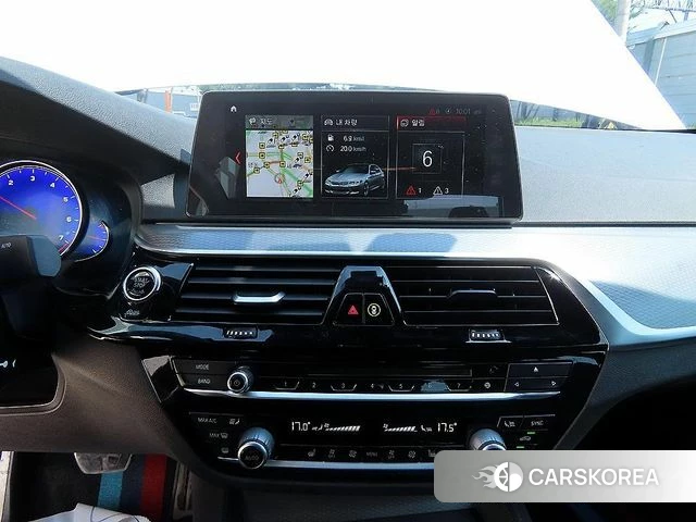 BMW 5 Series (G30) 2018 Белый из Кореи, фото 5
