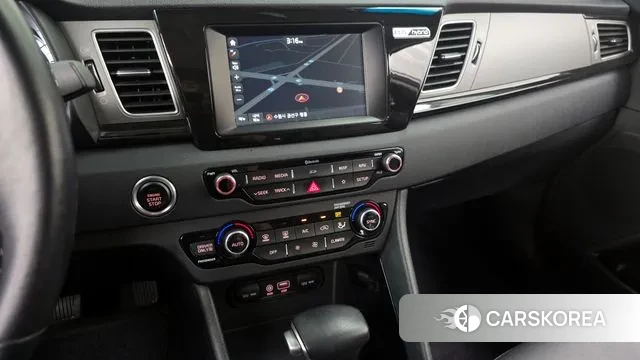 Kia Niro 2018 Белый из Кореи, фото 5