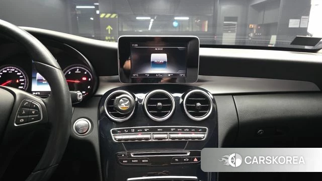 Mercedes-Benz C-Class W205 2018 Белый из Кореи, фото 5