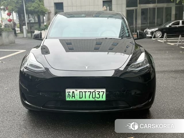 Tesla Model Y 2023 Черный из Китая, фото 5