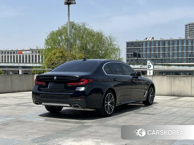 BMW 5 series 2022 Черный из Китая, фото 5