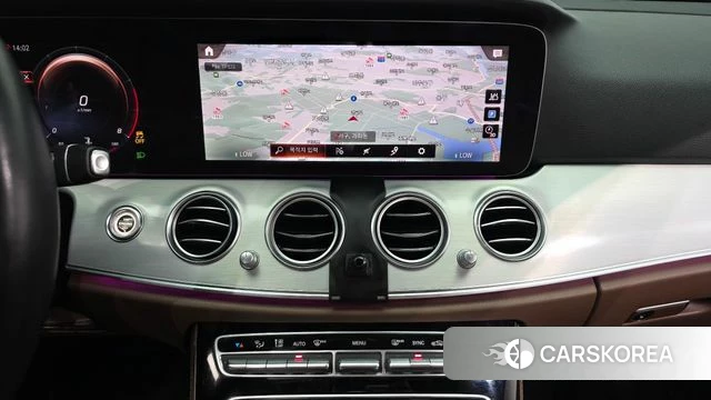 Mercedes-Benz E-Class W213 2021 Белый из Кореи, фото 5