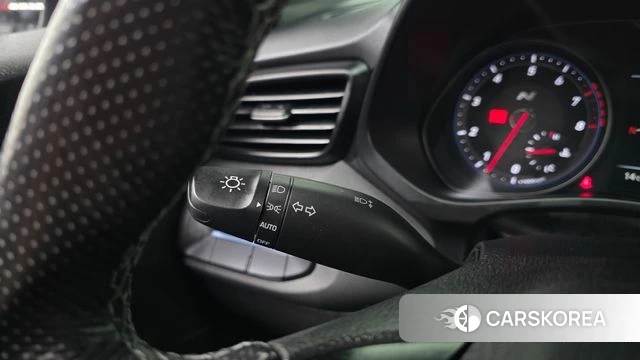 Hyundai Veloster (JS) 2018 Светло-серебряный цвет из Кореи, фото 5