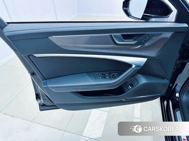 Audi A6L 2021 Черный из Китая, фото 5