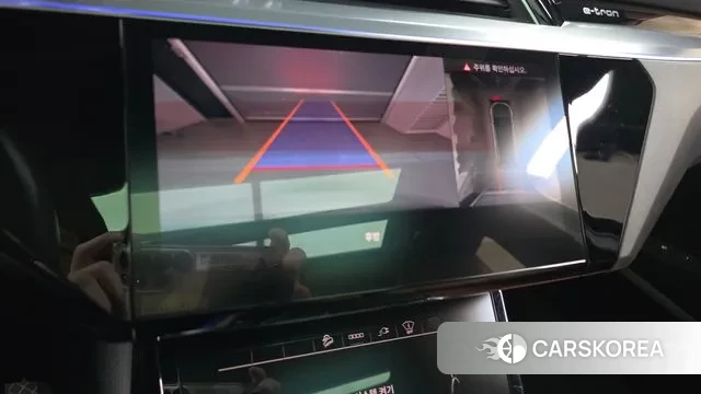 Audi e-Tron 2021 Белый из Кореи, фото 5