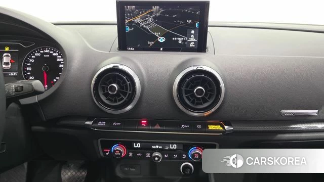 Audi New A3 2018 Белый из Кореи, фото 5